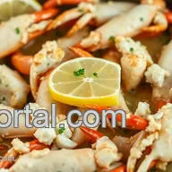 Savory Steamed Dungeness Crab Legs with Garlic Butter Recipe